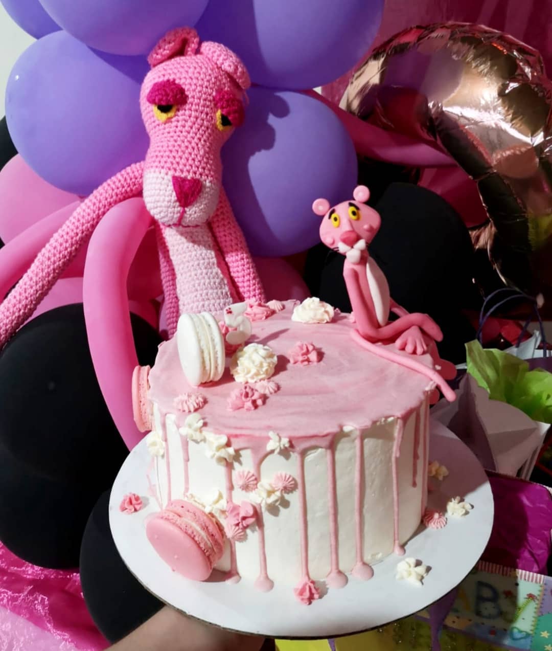 Sally cakes - Pastel de la Pantera Rosa 🐾 Pan red velvet...