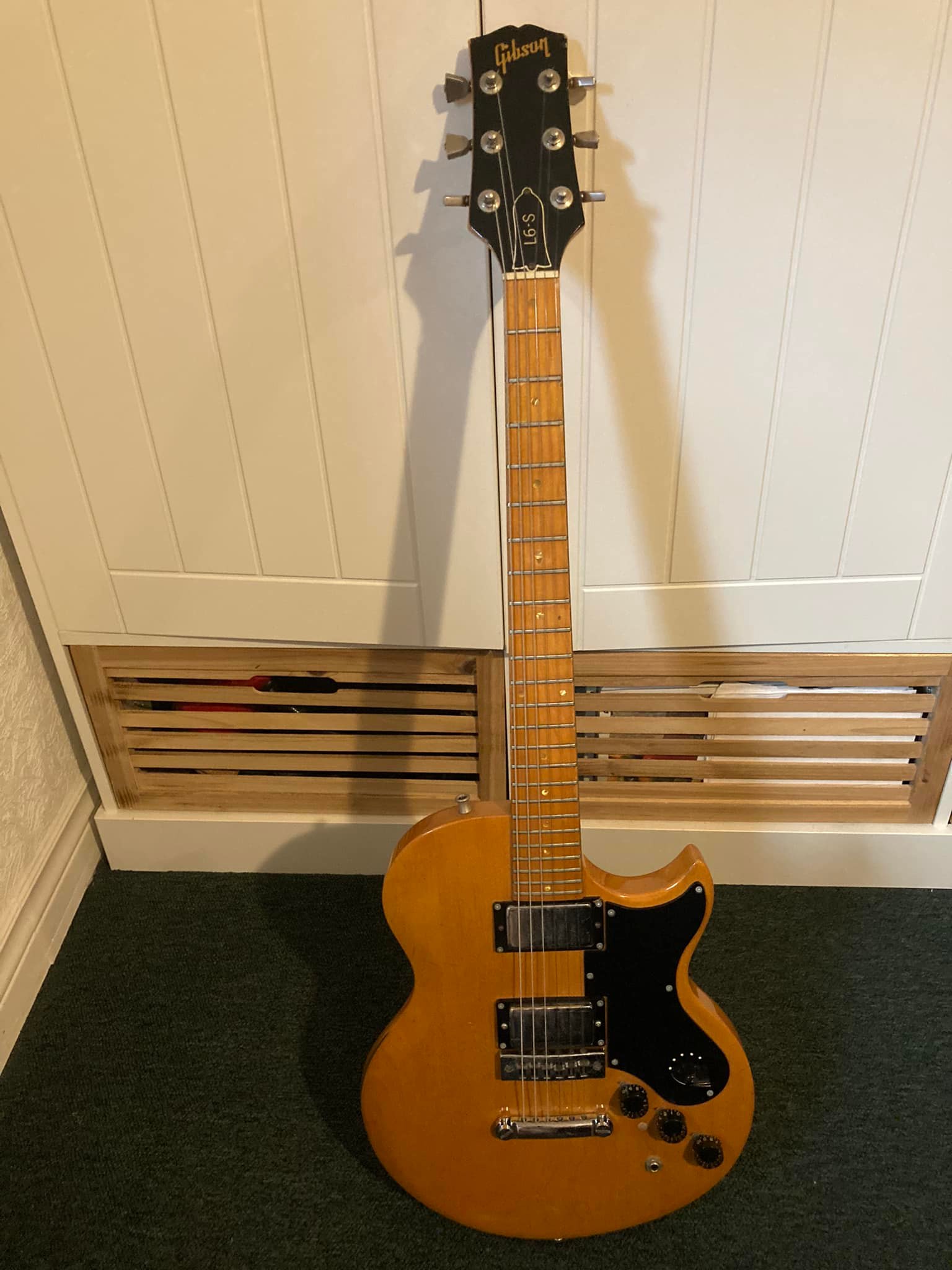 1976 Gibson L6S Custom guitar