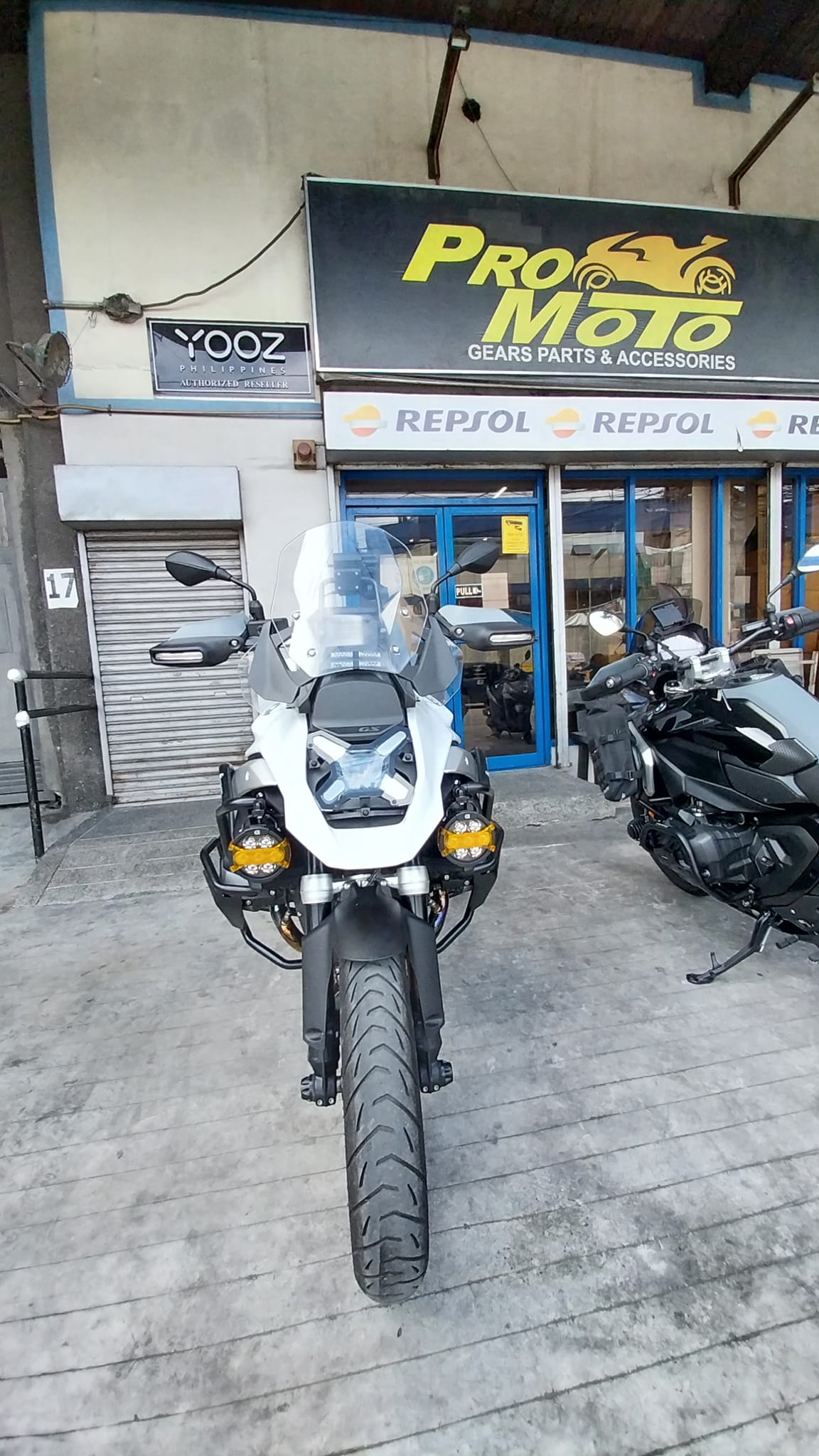 Promoto Makati - BMW R1300GS RALLYE TOURATECH BRAND...
