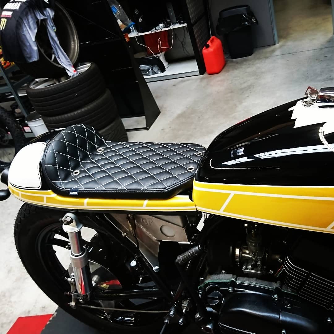 Sellerie Rutko - Selle pour cafe racer Yamaha sur mesure...