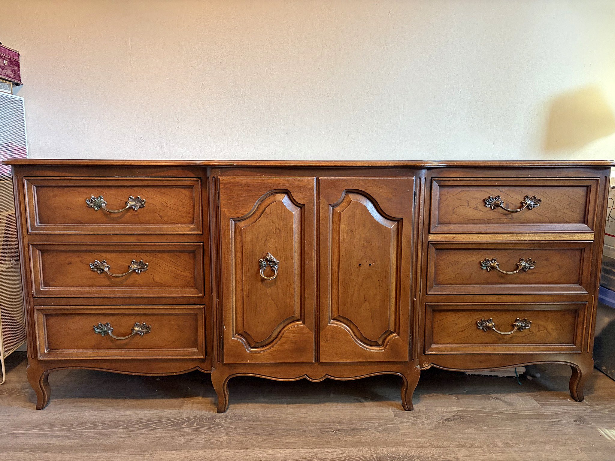 New and used Dressers & Chest of Drawers for sale