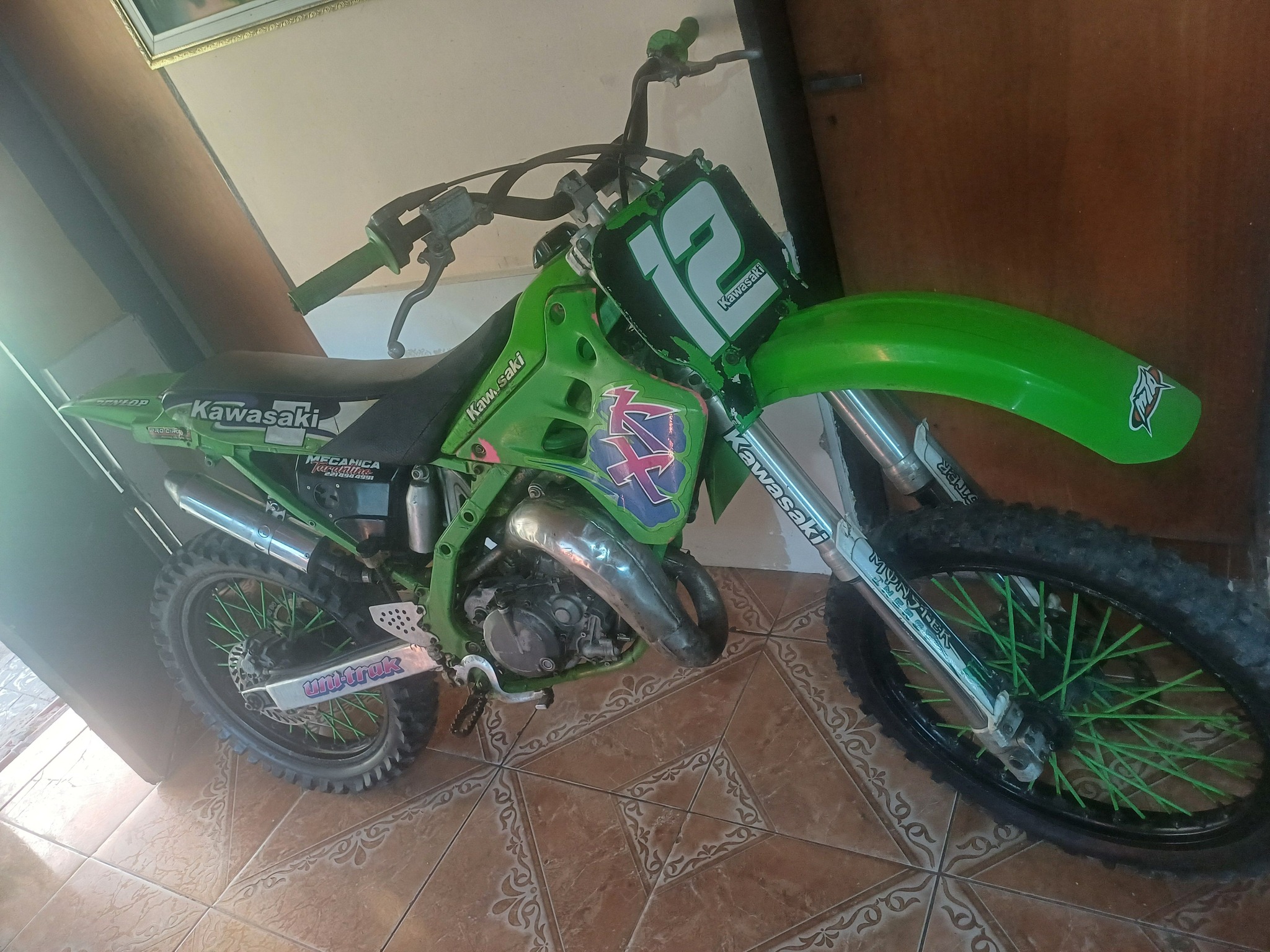 Hola buenos dias les voy adejar foto de la platina 125 q vendo