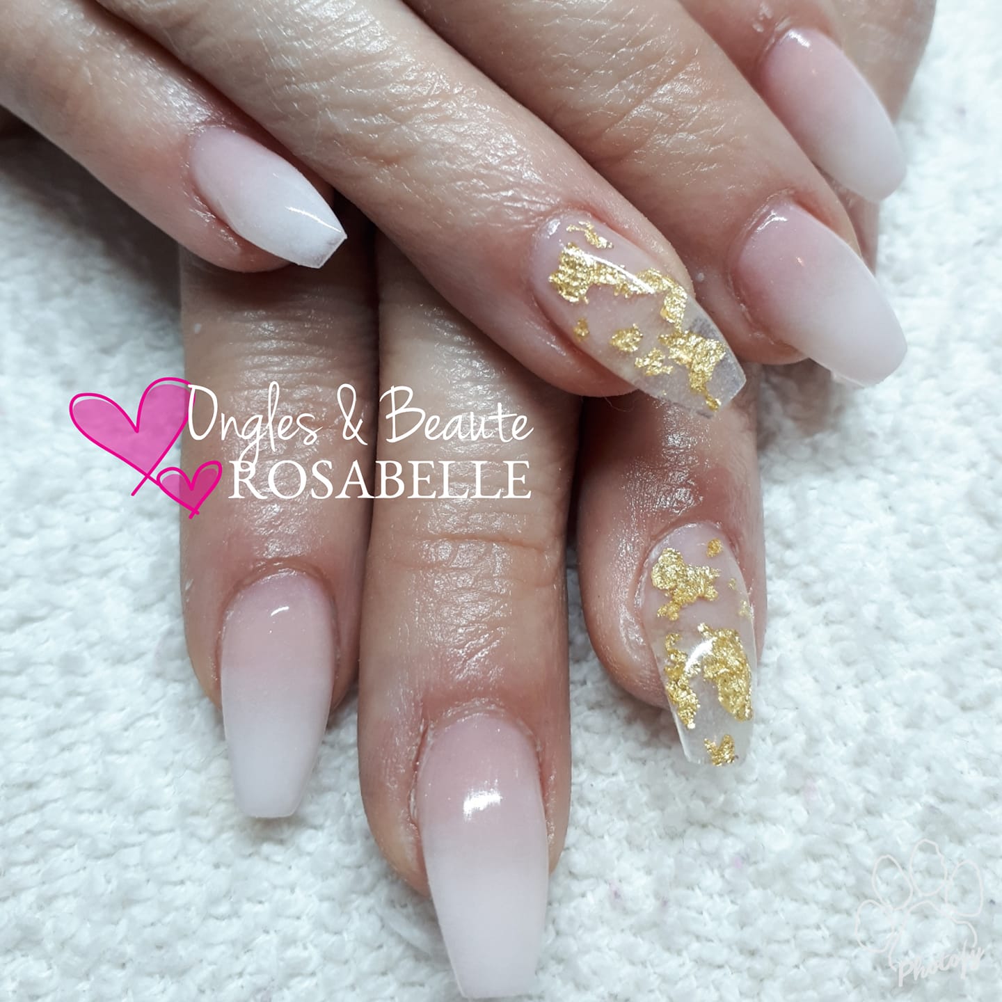 Ongle Blanc Avec Feuille D or