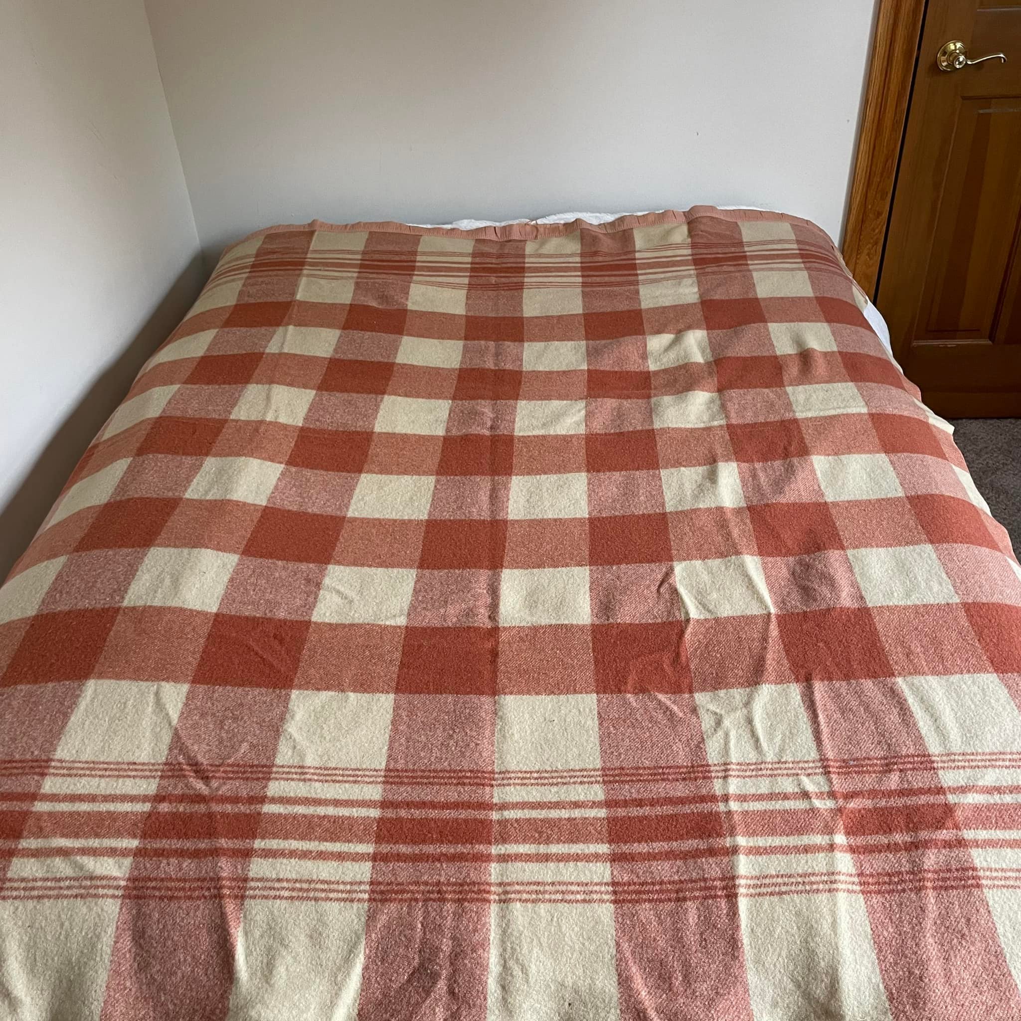 Why are vintage Golden Dawn JC Penney wool blankets so long?