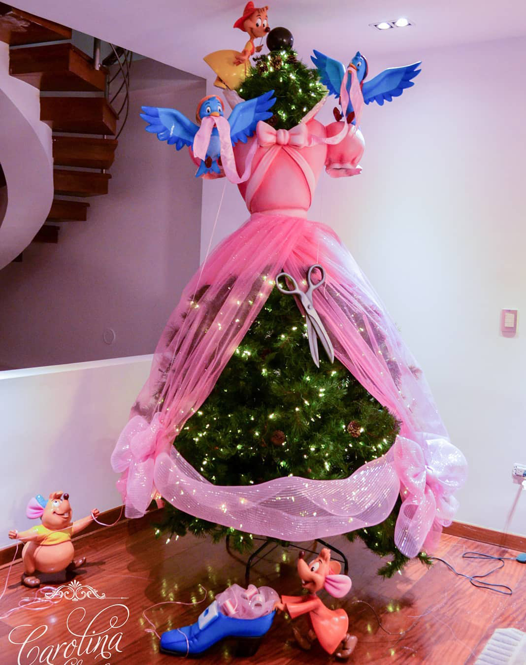 The best Christmas tree ever! 🎄🎀
