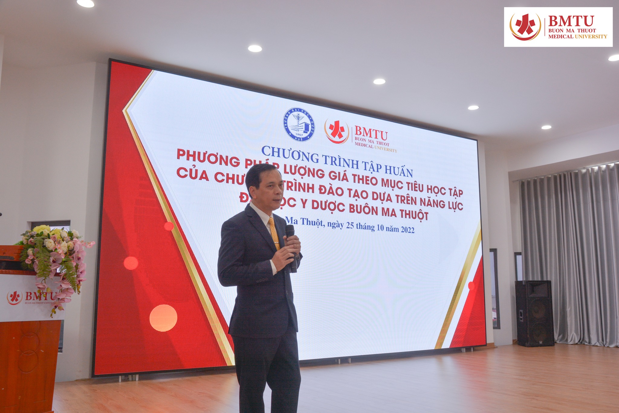 Trường Đại học Y... - Trường Đại học Y Dược Buôn Ma Thuột