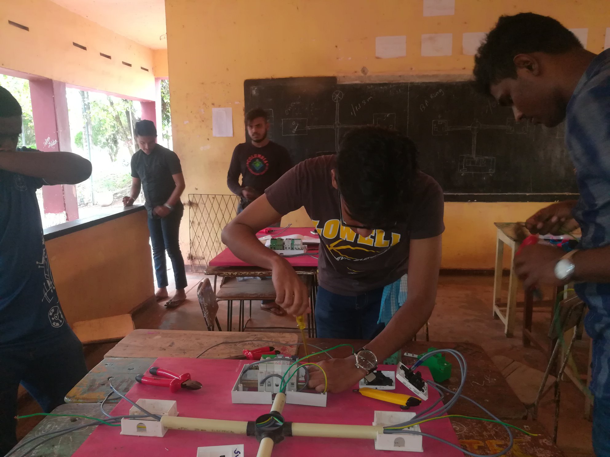 Advanced Level Enginering Technology Practical | Minuwangoda