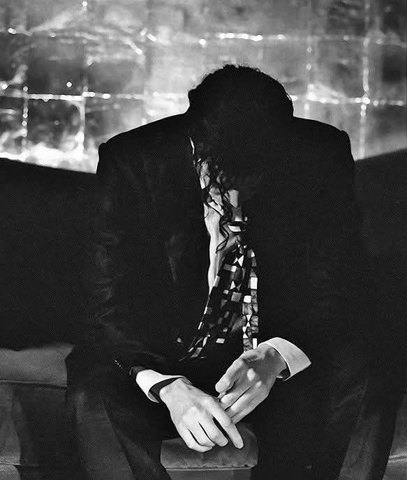 SOLD Michael Jackson – Who Is It 12