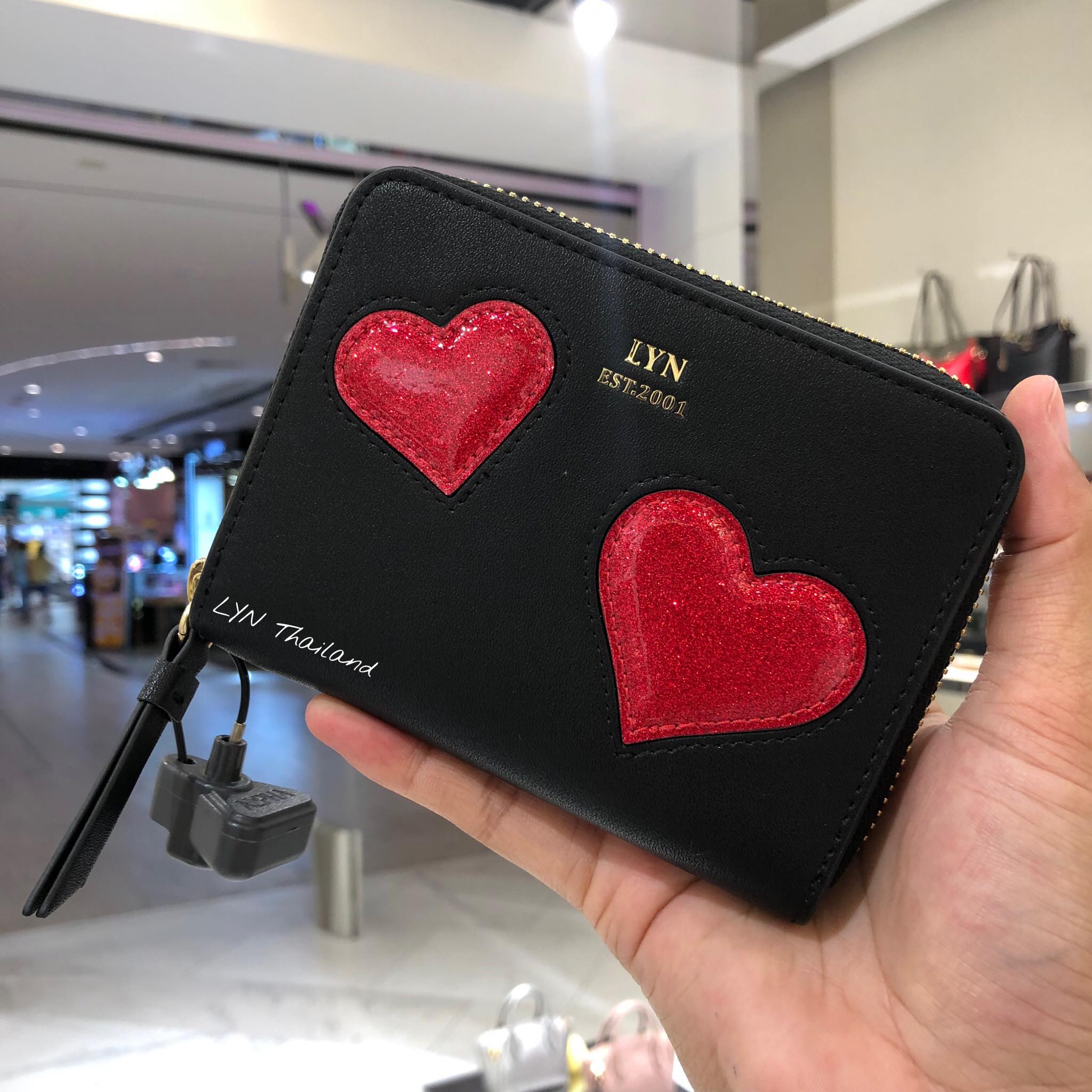 LYN Thailand - #กระเป๋าสตางค์LYN รุ่น Zynn Zipper Wallet...