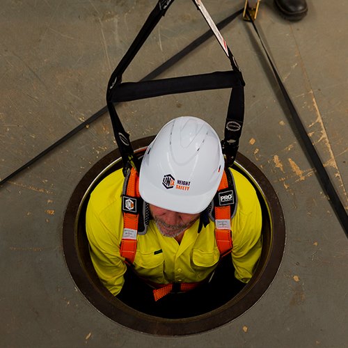 Working in confined spaces? We’ve got... - LINQ Height Safety