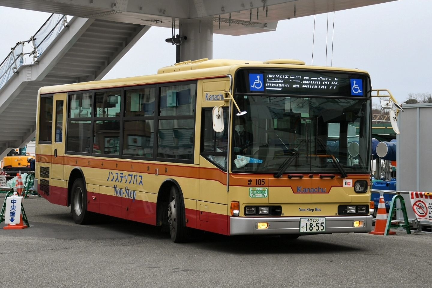国鉄東名ハイウェイバス第1号車(保存車両) 国鉄専用型式 日野RA900P