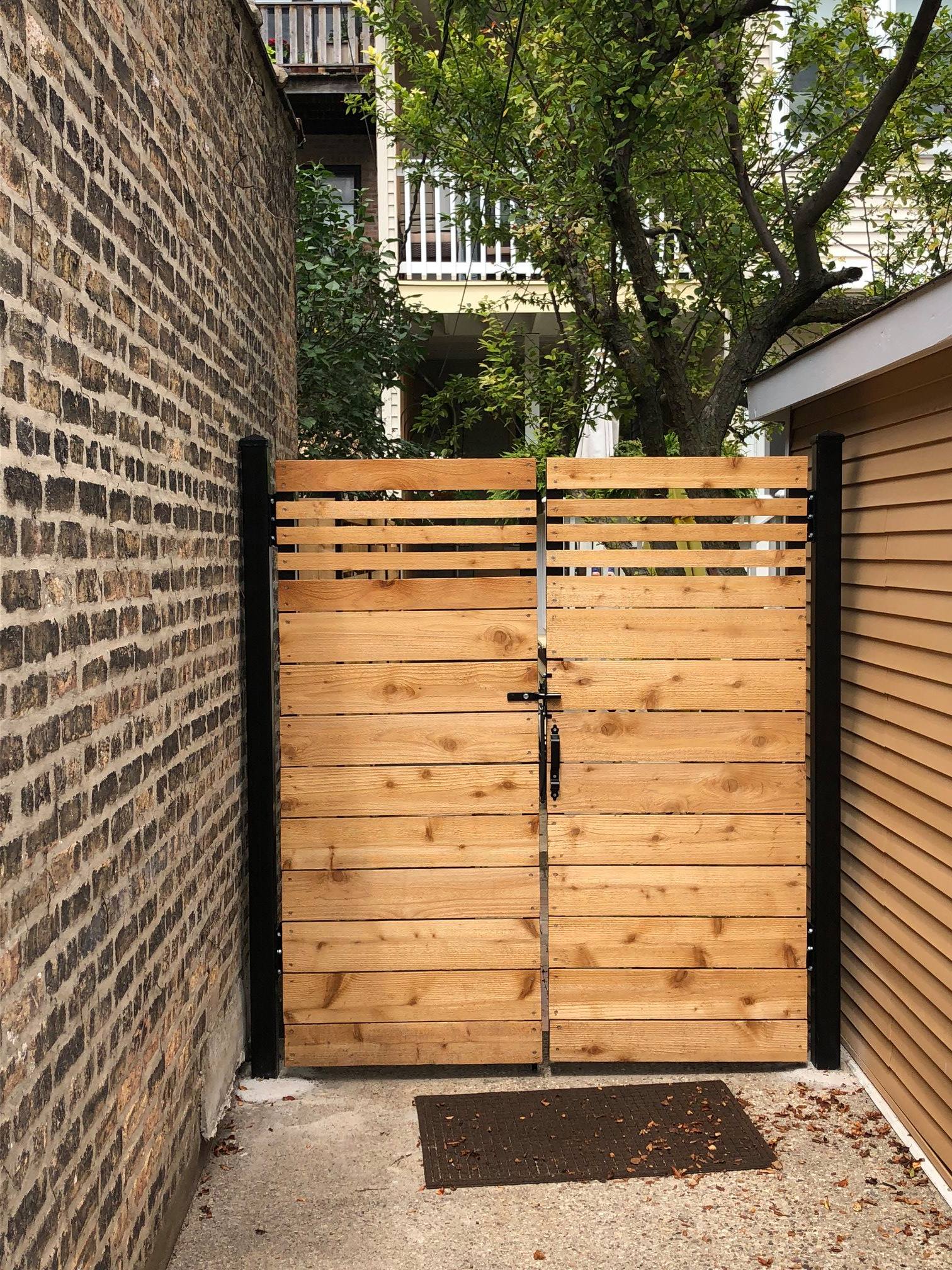 Bob Jaacks Rustic Wood Fencing & Decks | Niles IL