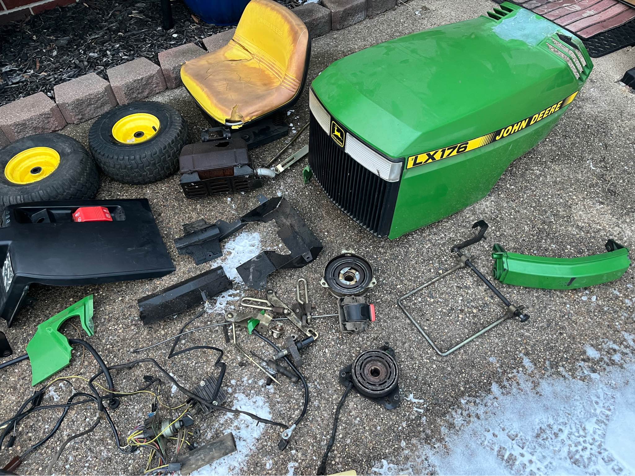 John Deere lx176 part out - Car Engines & Engine Parts - Bristol ...