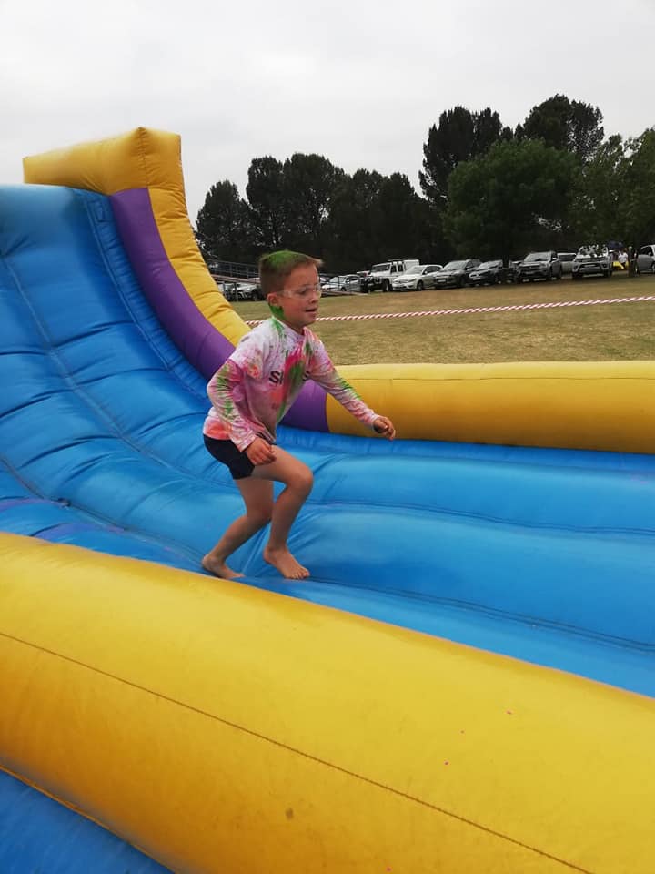 Inflatables - Learskool DF Malherbe colour run/ inflatable warrior race ...