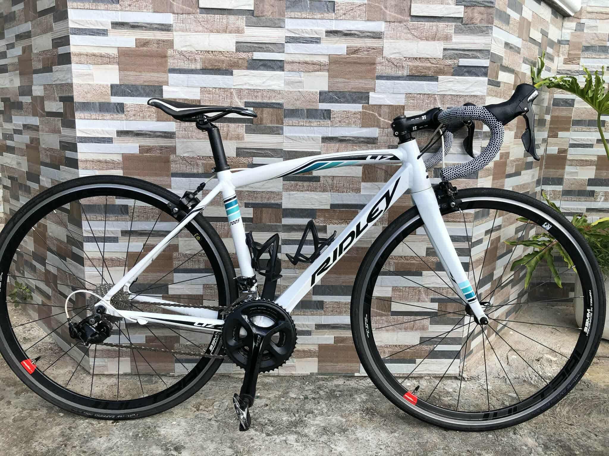 Ridley Liz road bike with aluminum frame and carbon fork