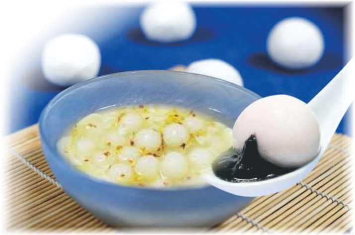 熱湯圓上市囉 厚又q的糯米皮 飽滿的芝麻餡料 桂花巷花茶冰鎮湯圓 桂花釀創始店 Facebook