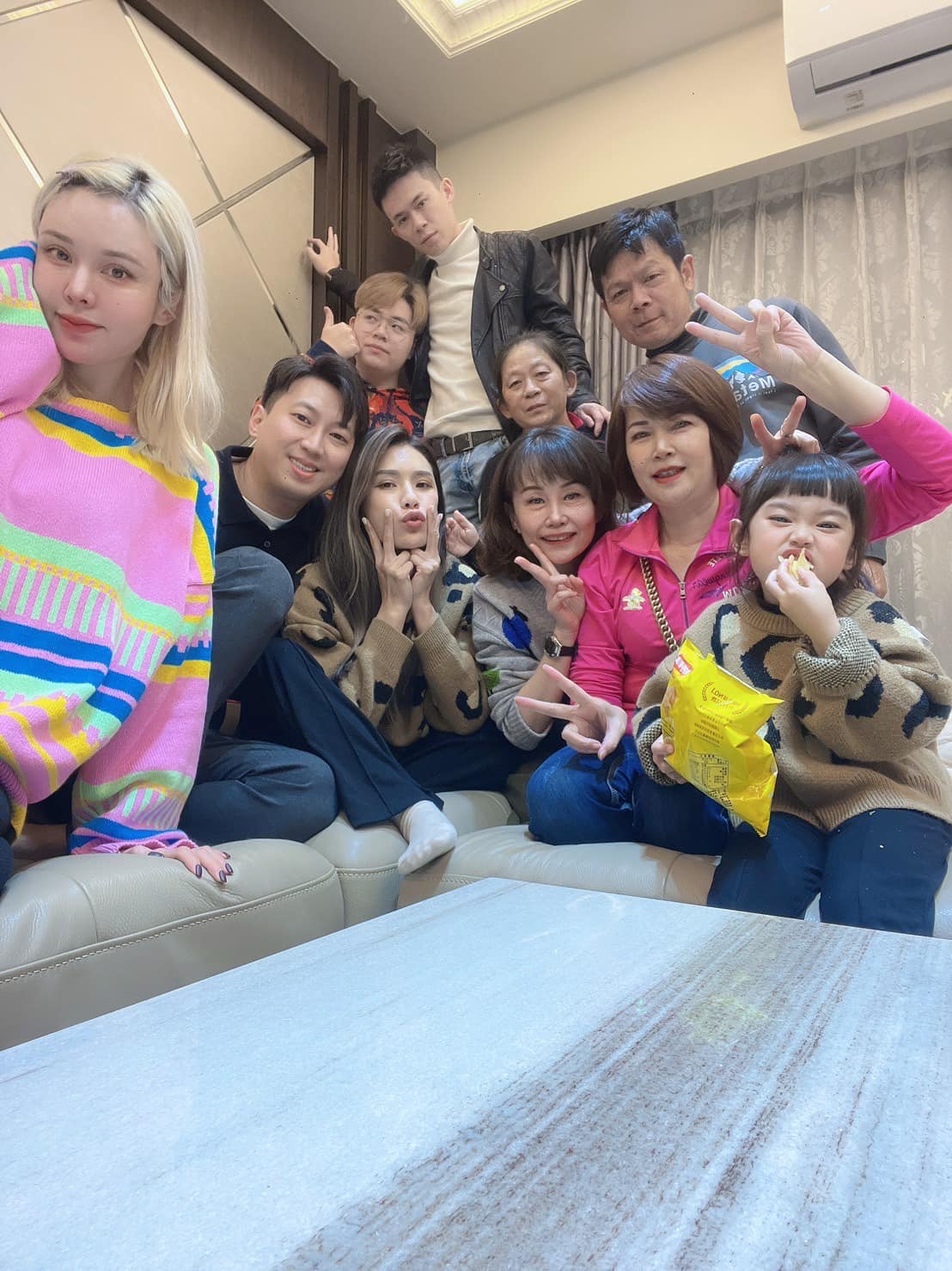 公主派對 Princess Party - 非常難得的全家福 跟家人相聚的時間 總是過得特別的快 相離莫相忘,且行且珍惜 不管工作多繁忙 請多 ...