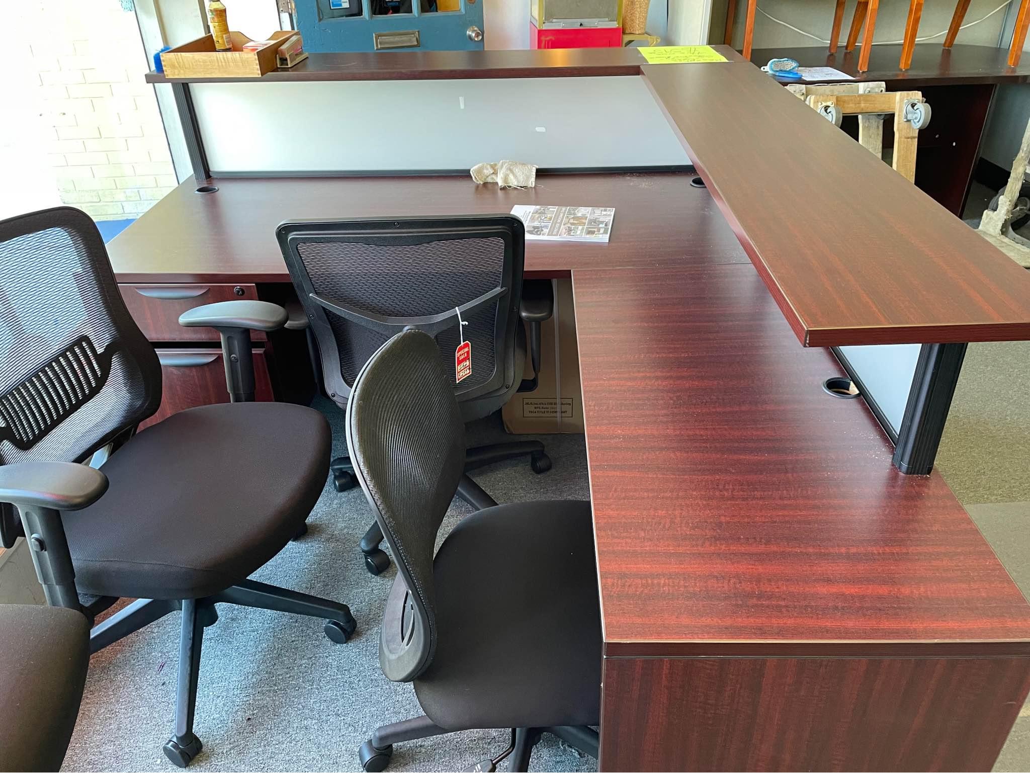 Reception desk mahogany great shape!!! Desks Virginia Beach