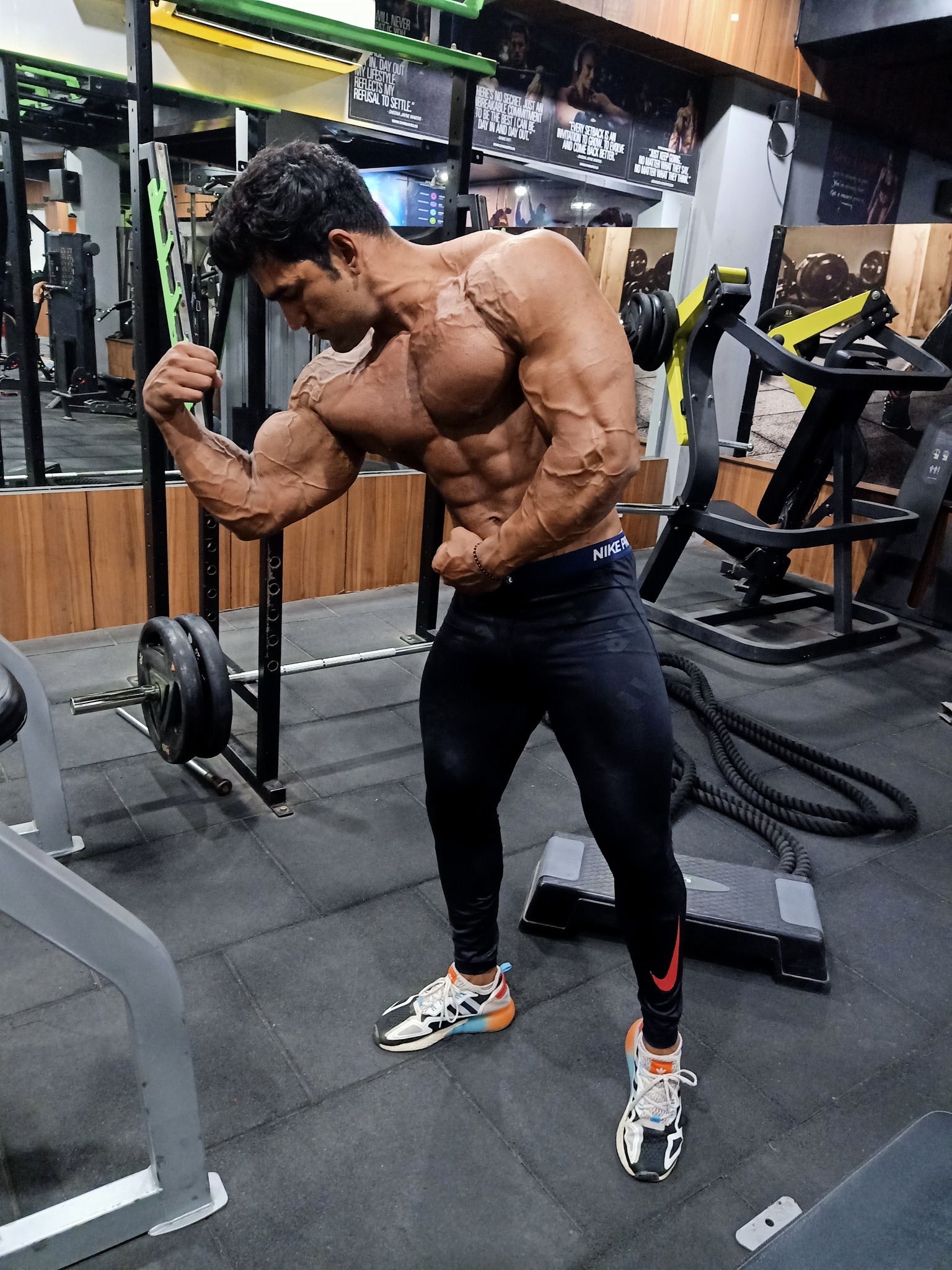 Deepak - How my look 😎💪🏻 #hardwork #bodybuilding #fblifestyle #fbpost ...
