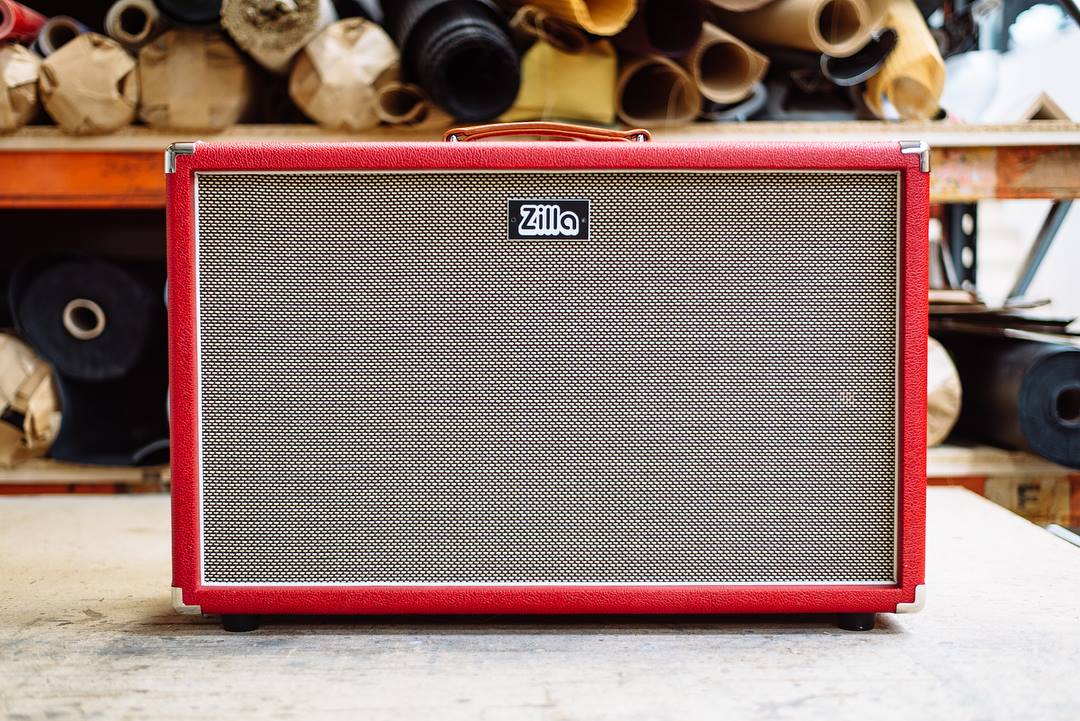 Small Vintage 2x12. British garnet tolex with salt and pepper