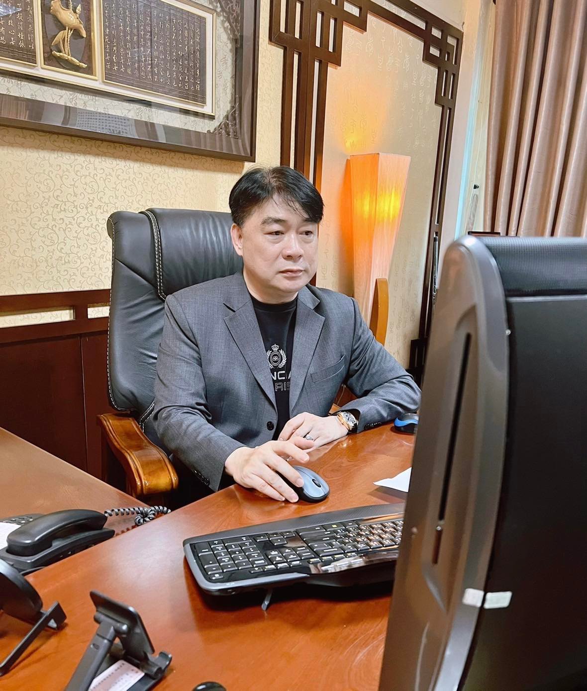 越南台灣商會聯合總會 - 台灣健保海外延伸實施越南計劃！越南啟動會議！感謝計劃主持人何啟功教授（前衛福部次長）石瑞琦大... | Facebook