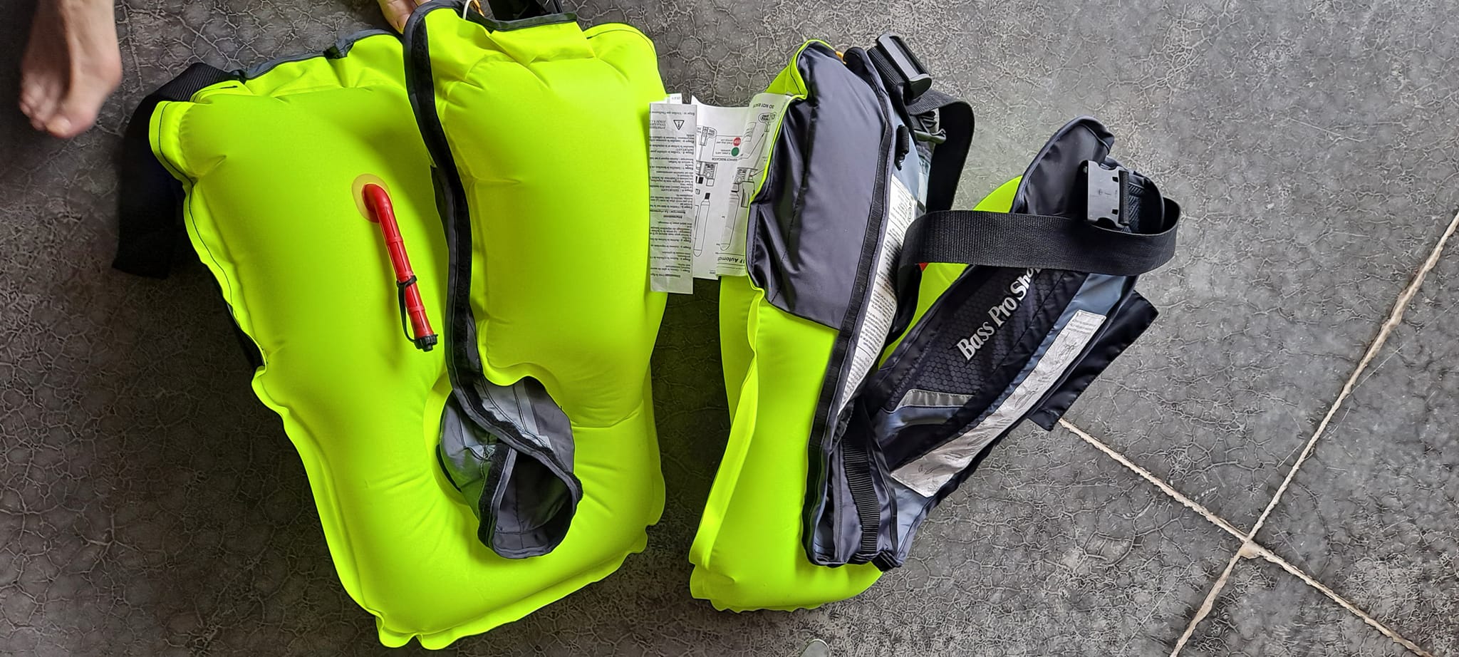 schwinn bicycle tires 20 inch FITS STING-RAY FASTBACK X 1-3/8 WHITE WALLS NOS Case or Gigbag_None Included Perfect for neighborhood and Size:No Extra Embroidery Just CGFC Logo 1-3PC Waterproof Rain Poncho