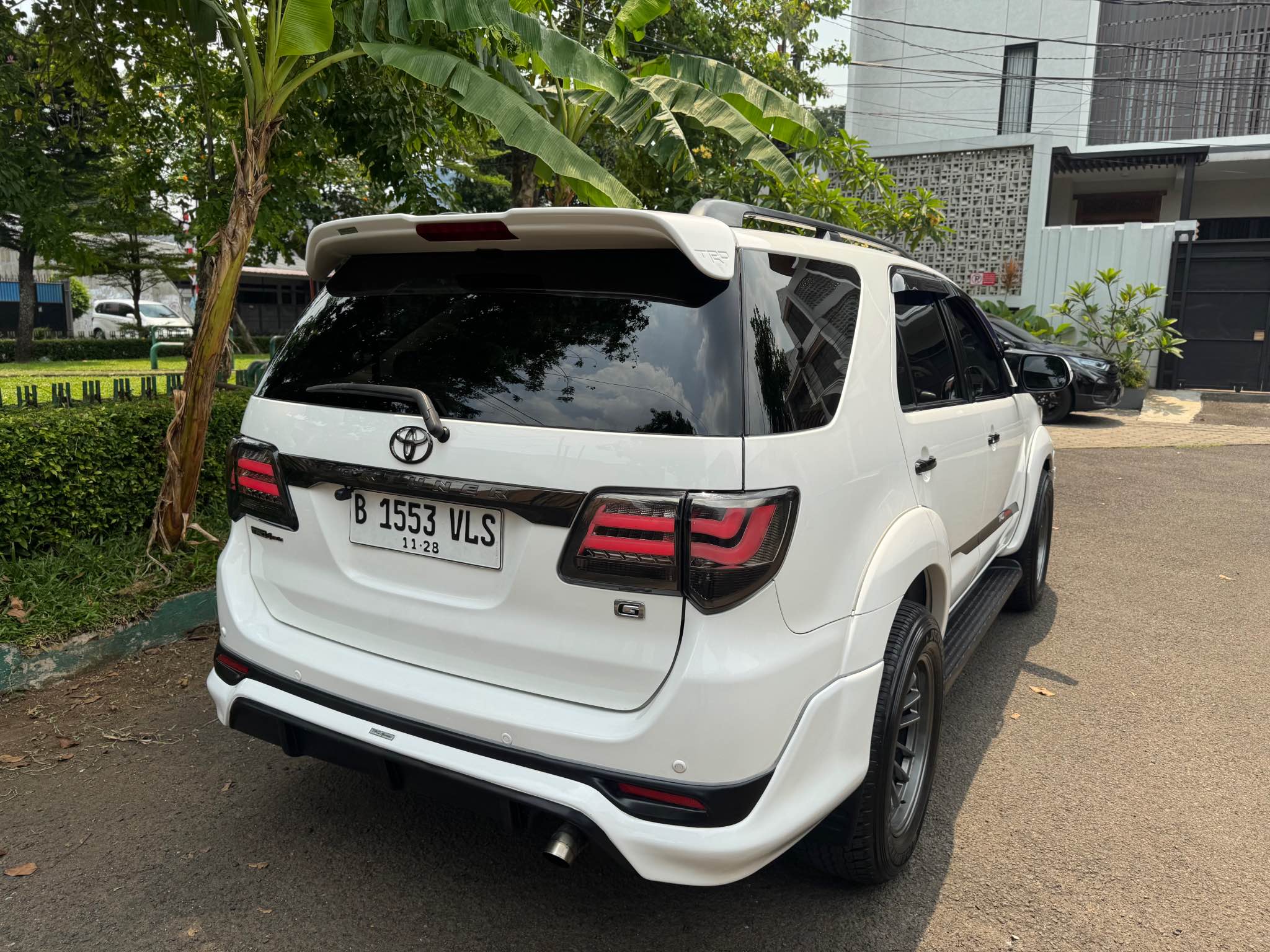 2012 Toyota Fortuner G Trd Diesel Full Modif