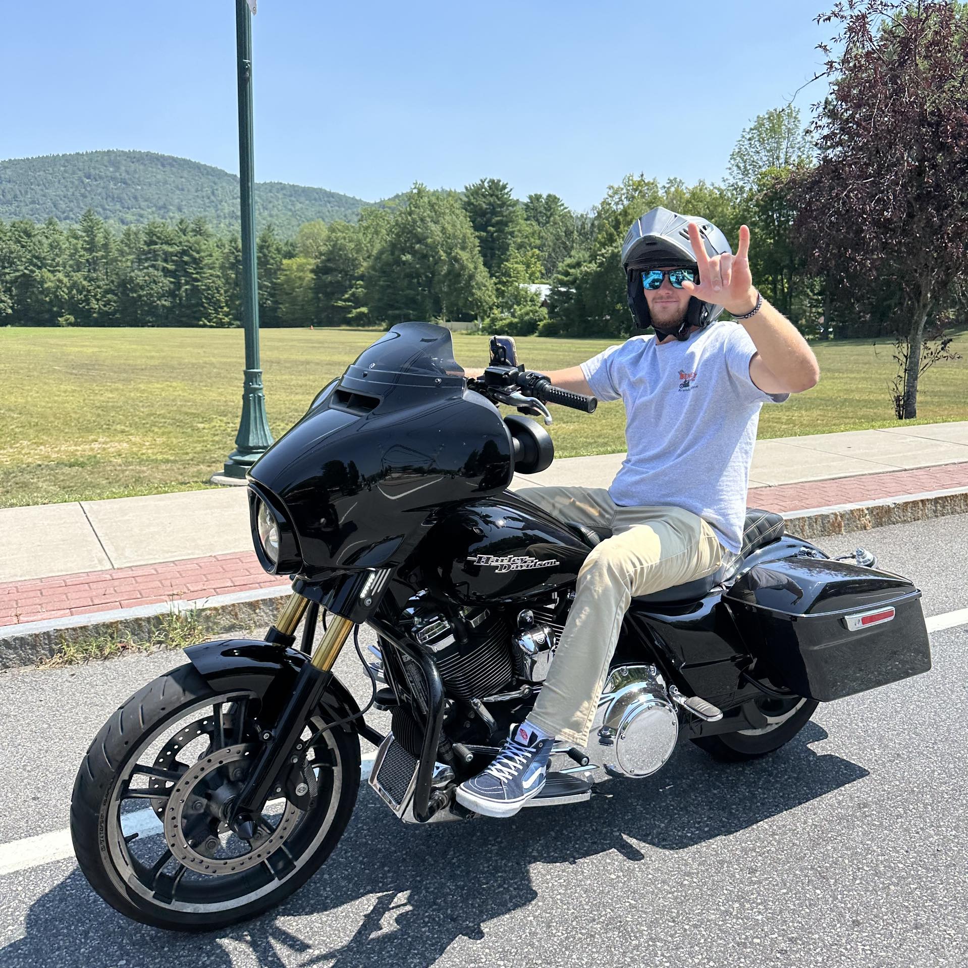 STREET GLIDE MAFIA | Thinking of putting thrashin t bars on my bike ...