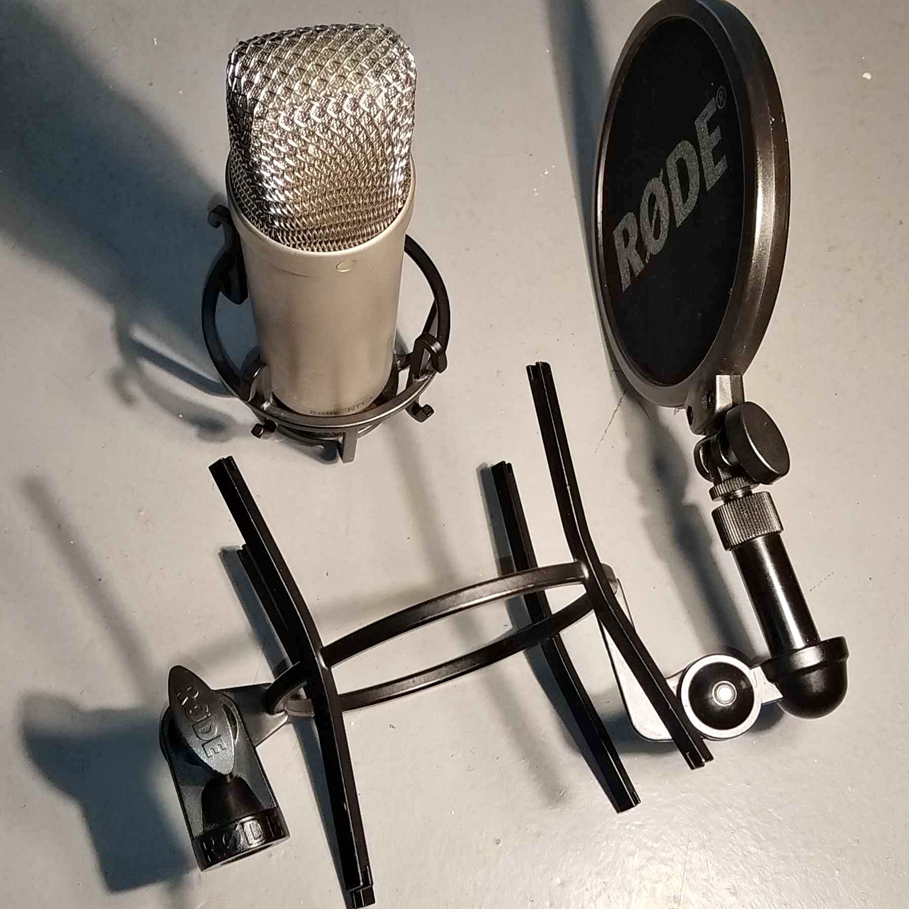 Rode NT1-A Studio Condenser Microphone with Pop Filter - Microphones ...