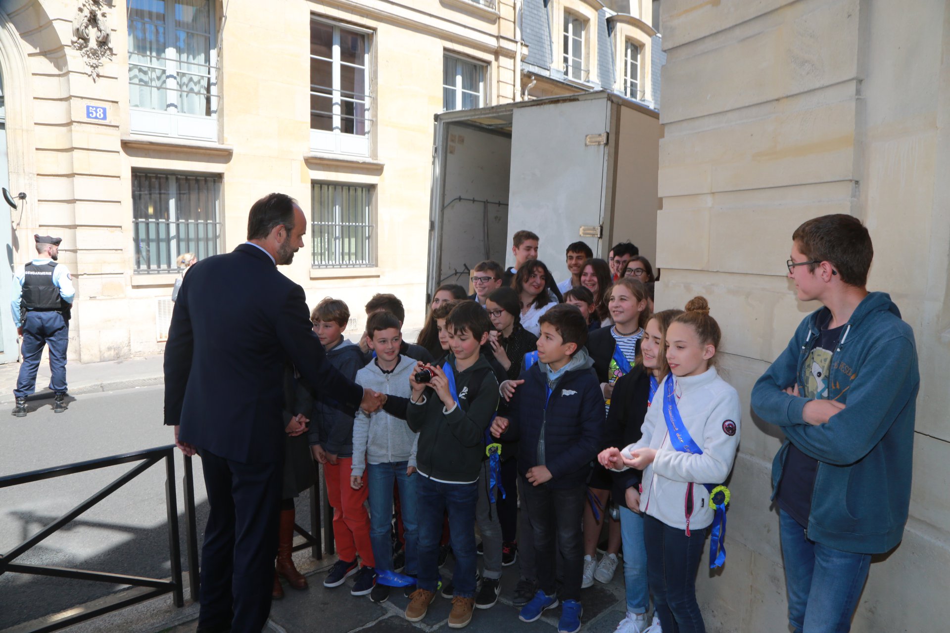 📸 Hier, les jeunes du... - Ville de Saint Maur des Fossés