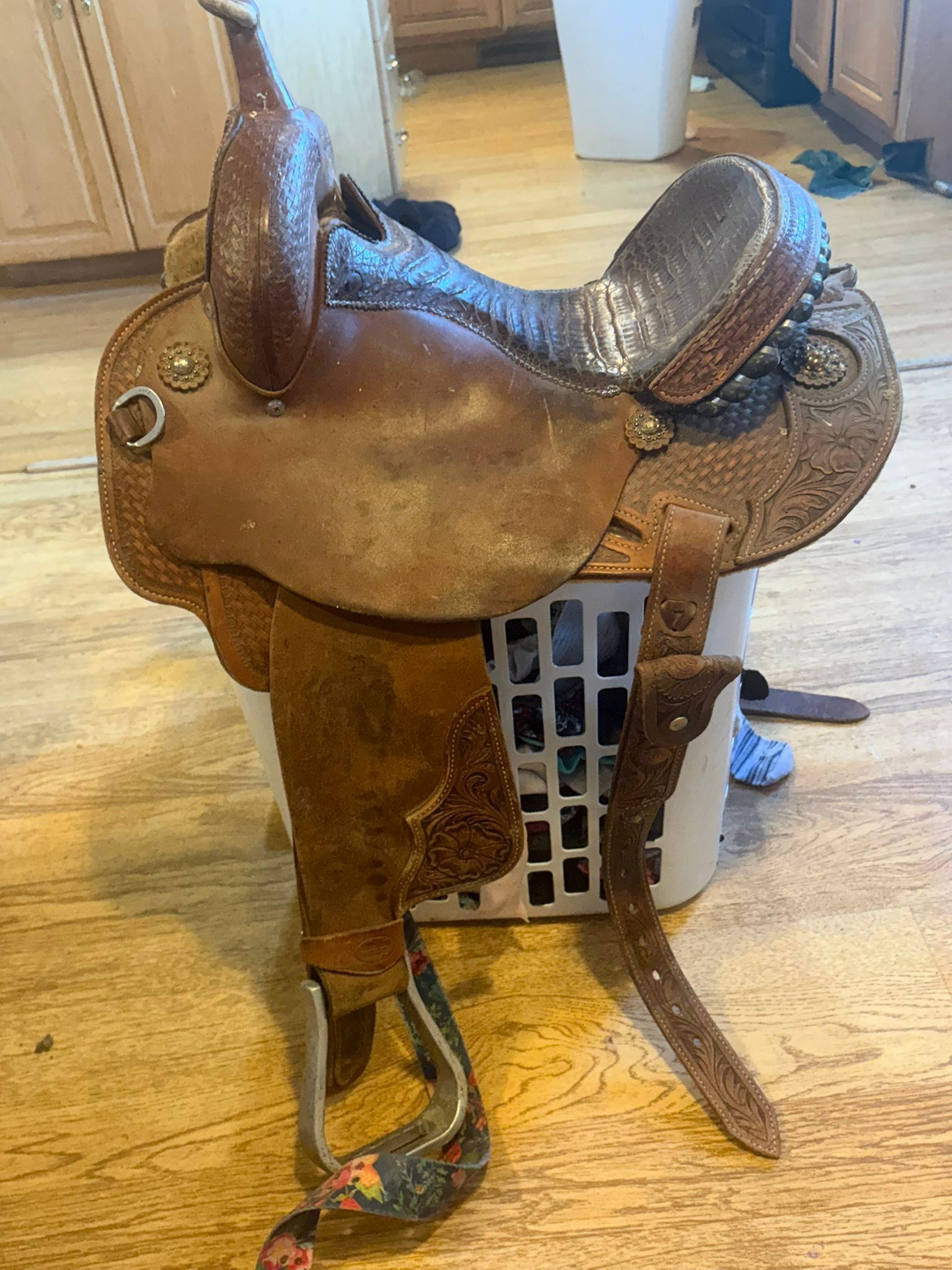 Thomas Reeves - I am selling this saddle. It belongs to my... | Facebook