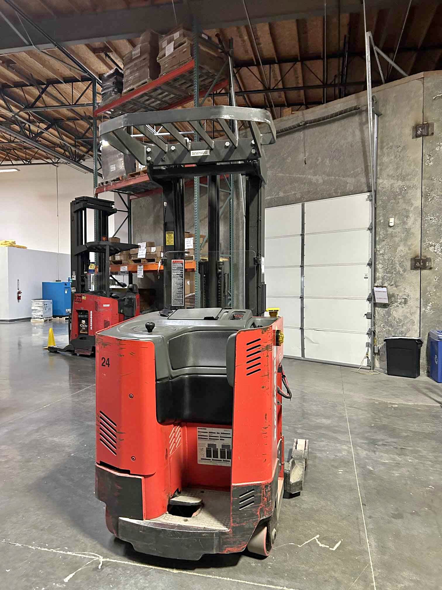 Raymond EASI R30TT Reach Truck Forklift - Commercial Vehicles - Monroe ...