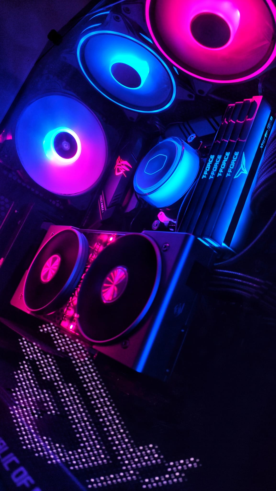Okay, so there is my setup: Ryzen 5 5600x RTX 2060 Super FE 32GB T 