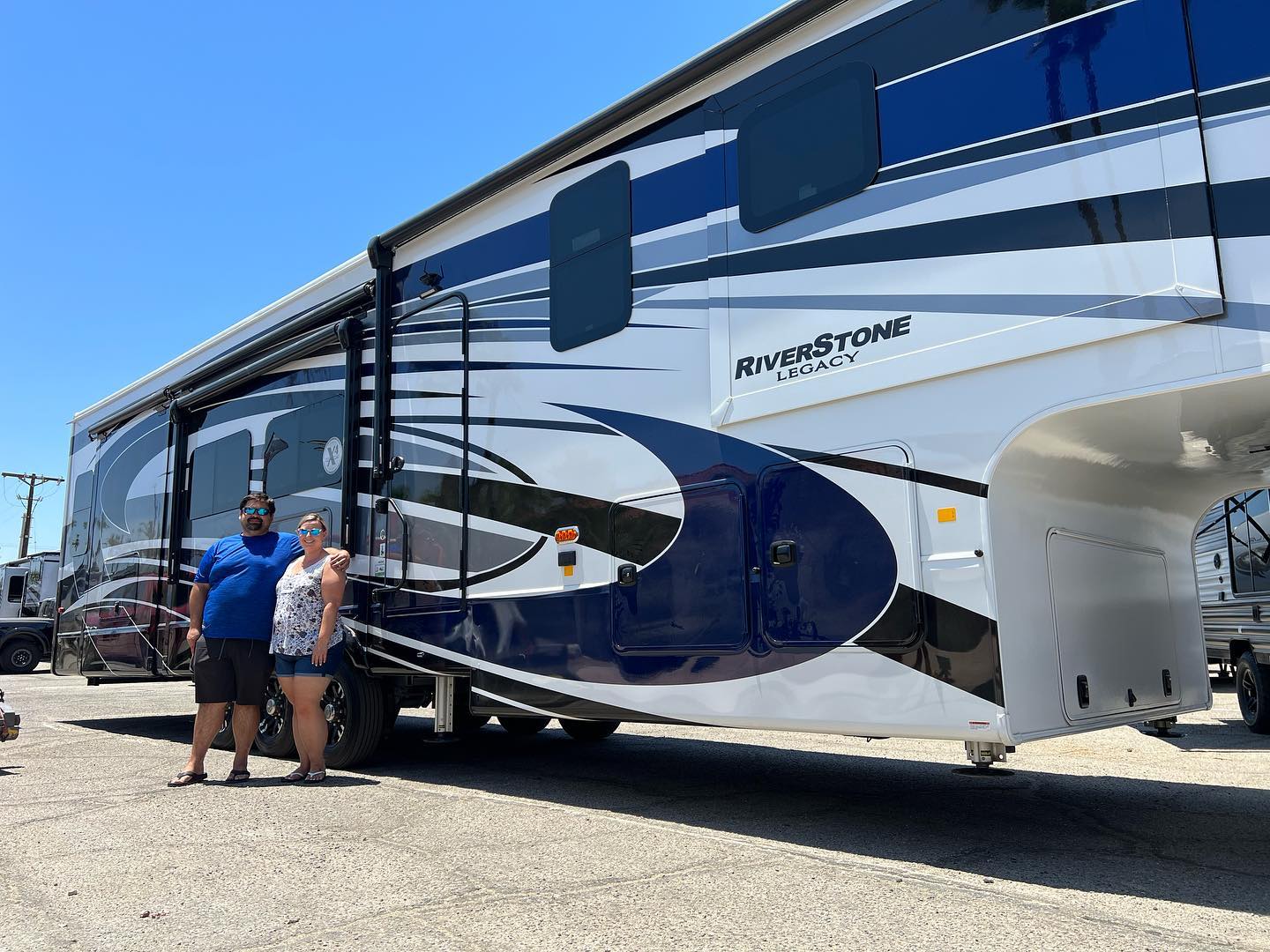 ️🤍💙 MEMORIAL WEEKEND DELIVERY #2!!!... - Pink Flamingo RV