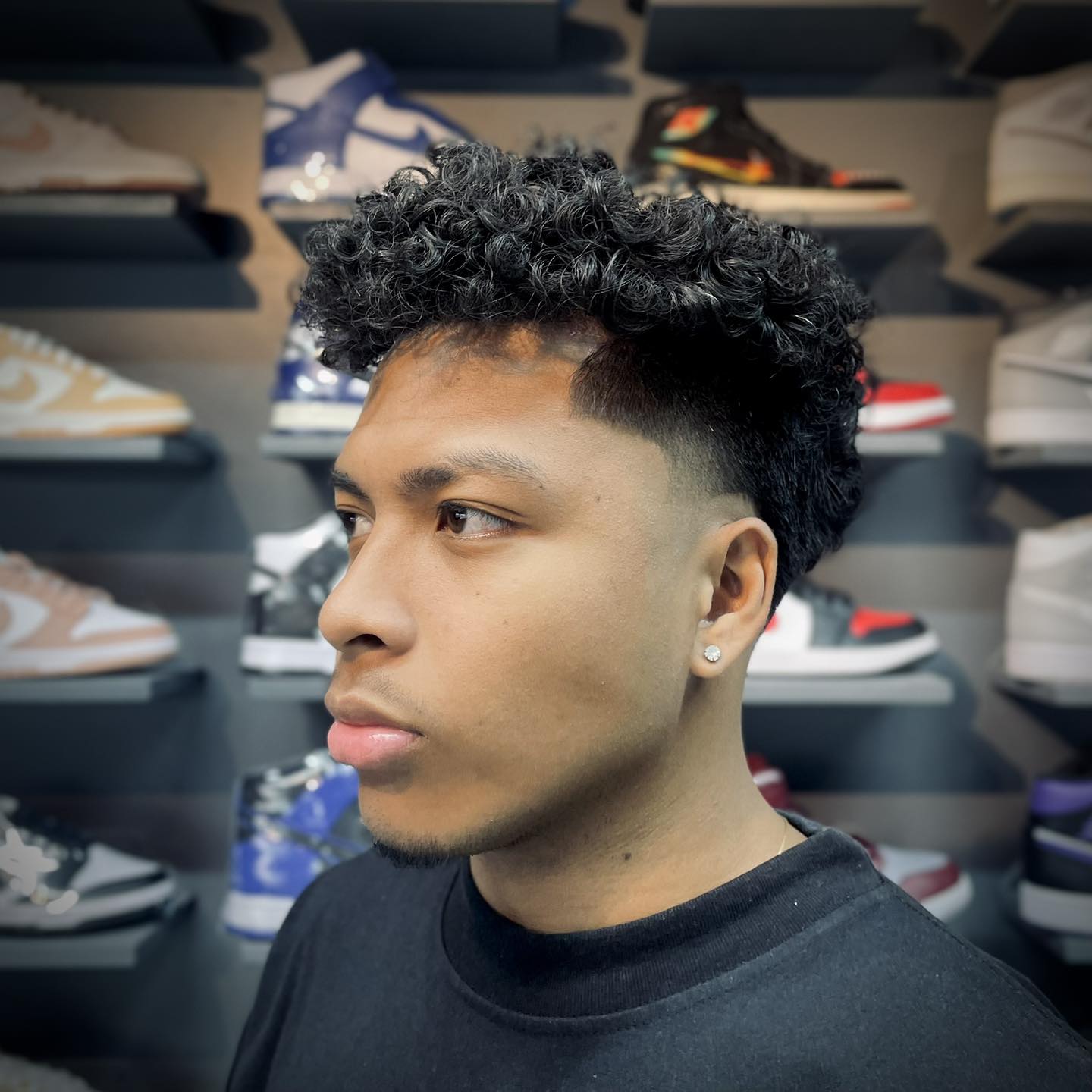 RHAND RHELLE BARBER