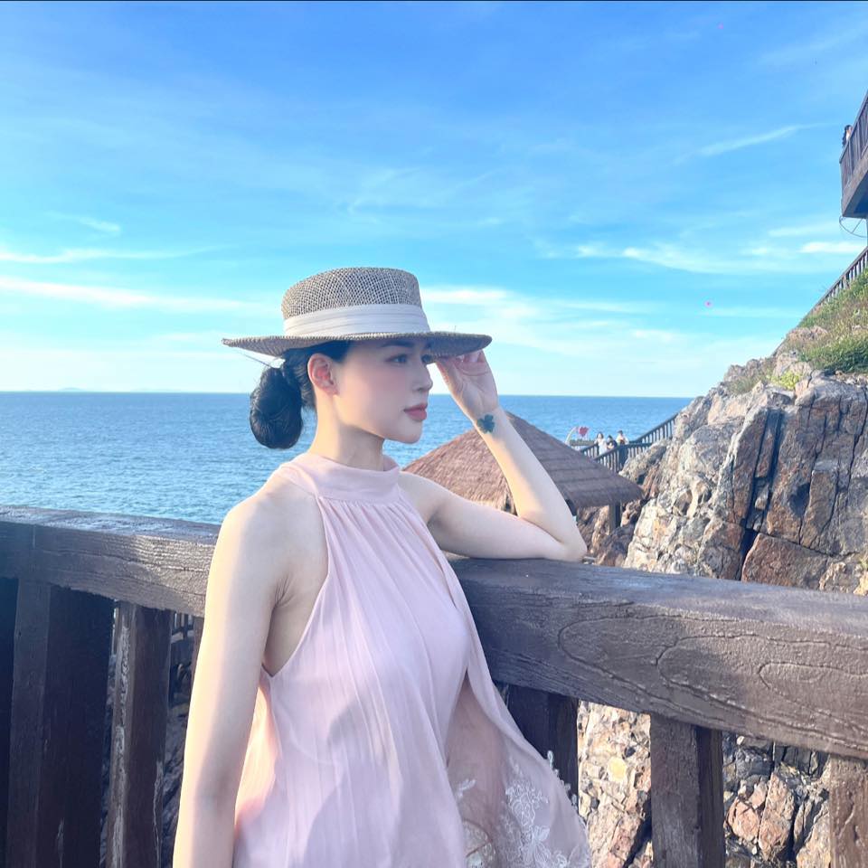 Trang Bông - E nghe bảo mai gió mùa về , mát trời hợp ăn cháo | Facebook