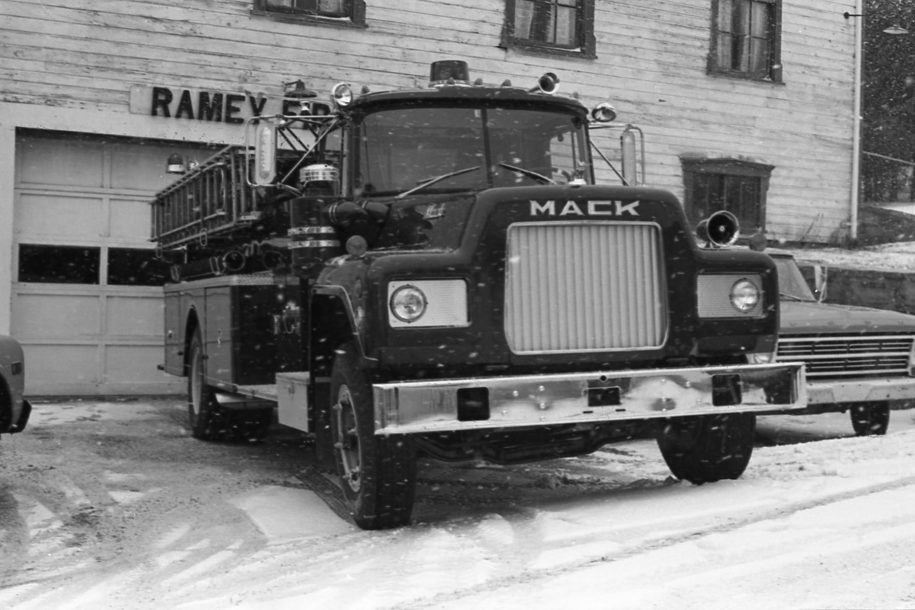 Fire Truck & Engine Lovers | Mack Fire engine - Photos, News, Reviews ...
