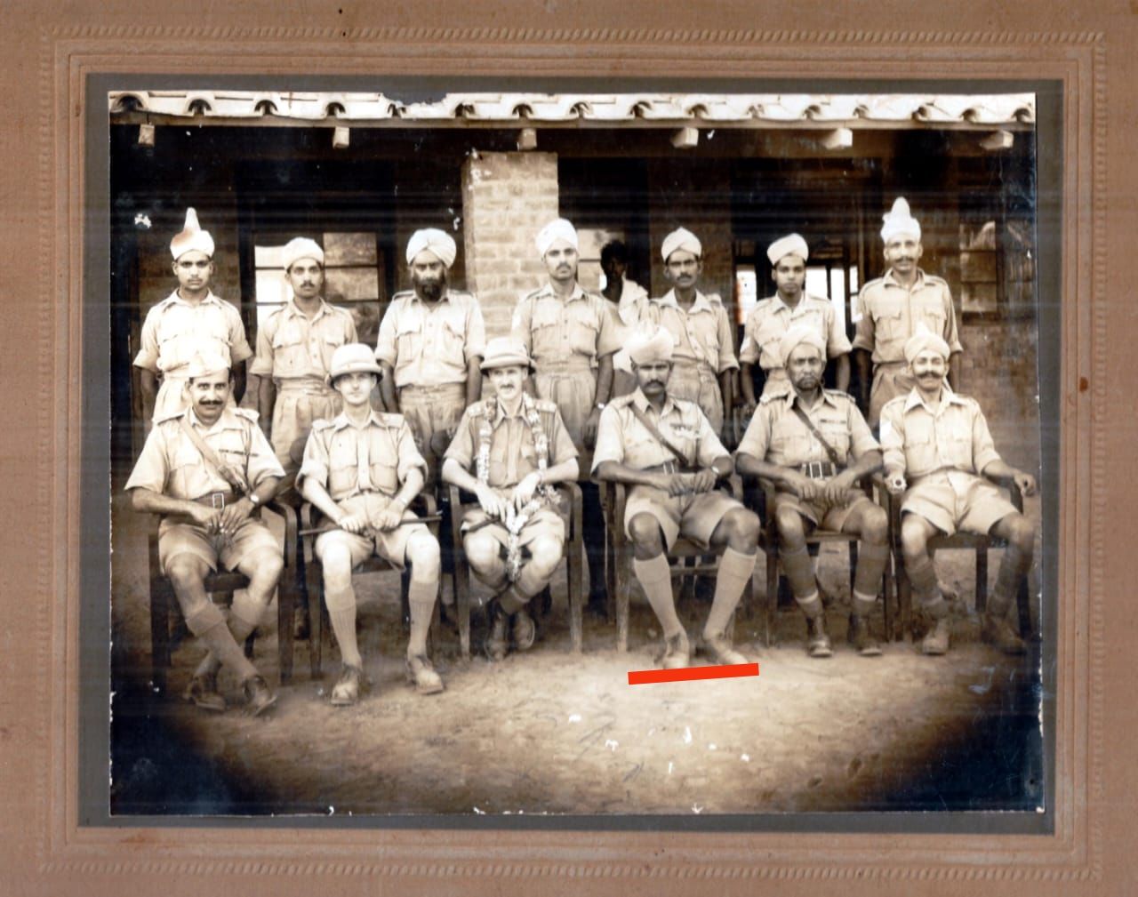 Identifying soldiers in 1940s British Indian Army photo?