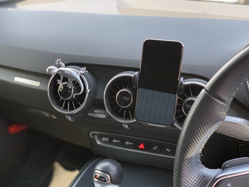 人気のAudi TT(8S) スマホマウント、そしてマウント へセットアップ
