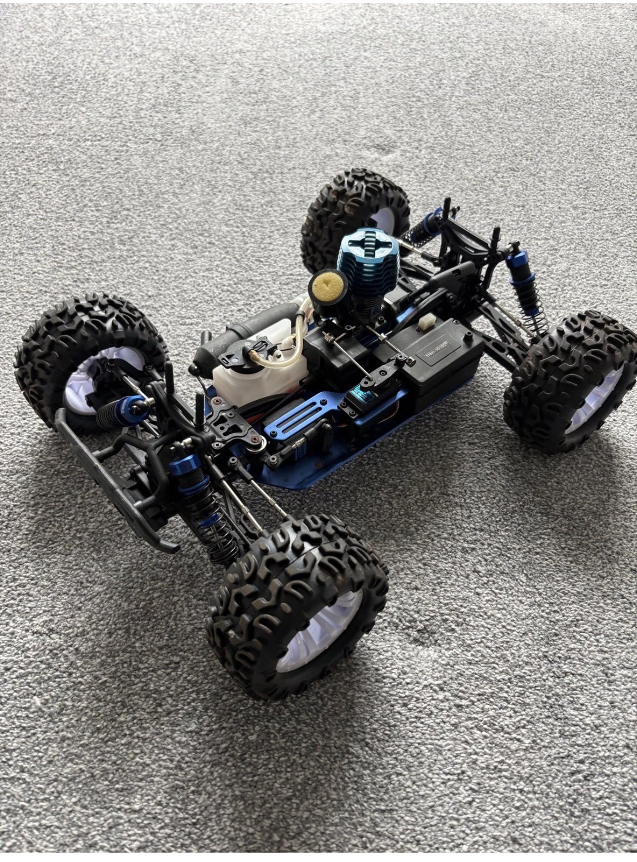 Kyosho Spada.09 Nitro rc car for sale with new unpainted body