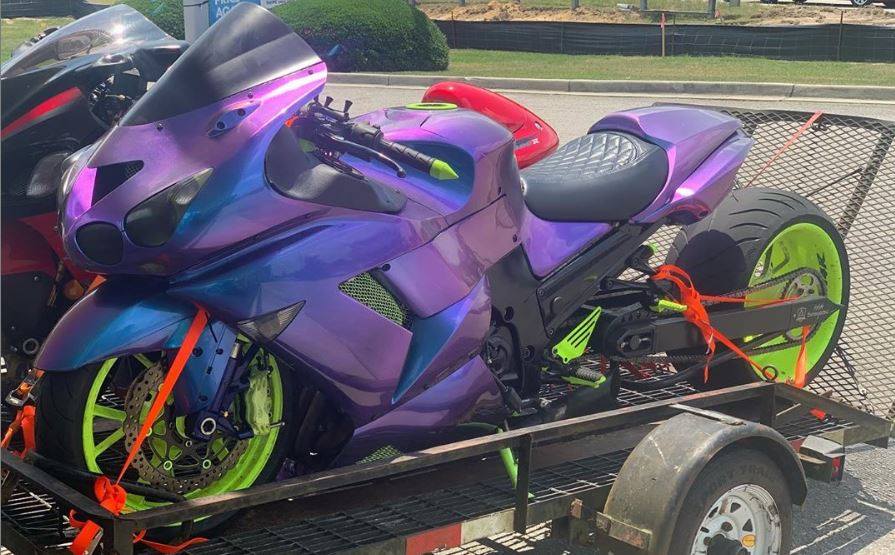 Crazy colour scheme on this ZX14R, we love it! credit IG