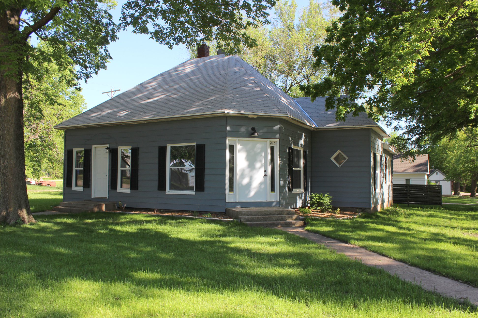 NEW LISTING!! 215 W. Elm St., Riley $105,000 Adorable, completely ...