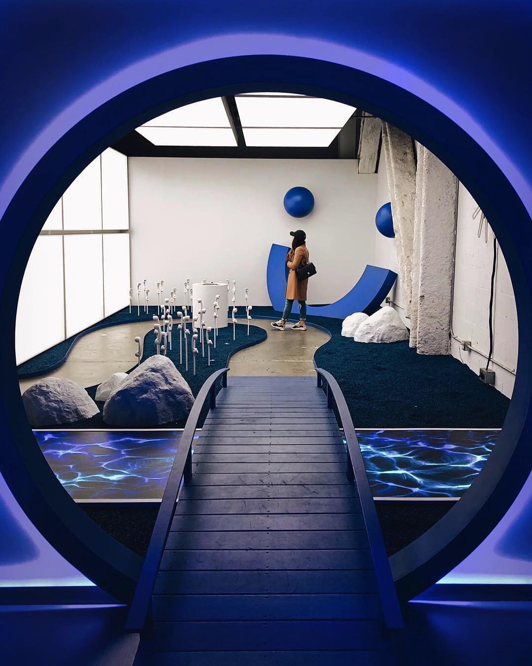 Poppir, Inc. - The fully immersive Visible pop up shop...