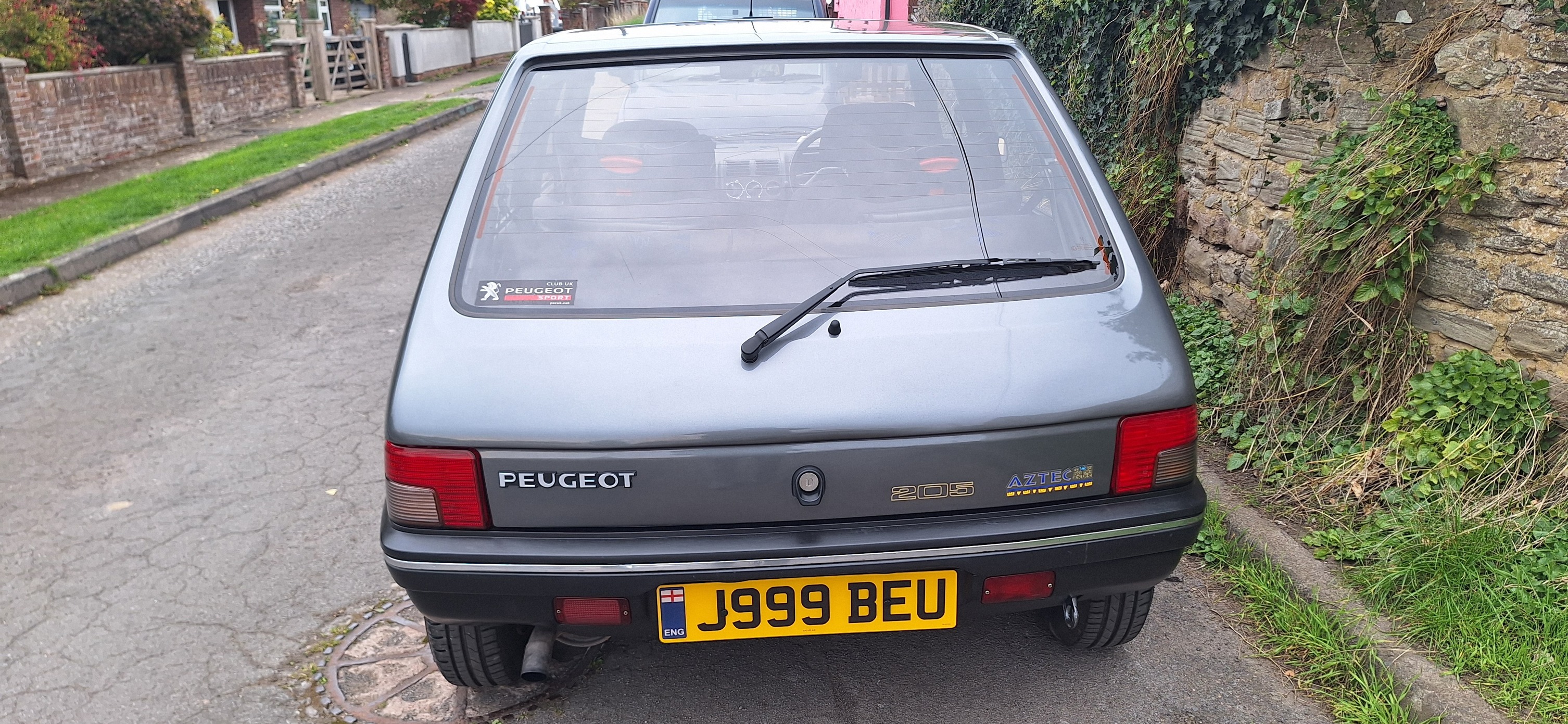 Rare 1.8d Aztec 5dr car spotted on UK roads