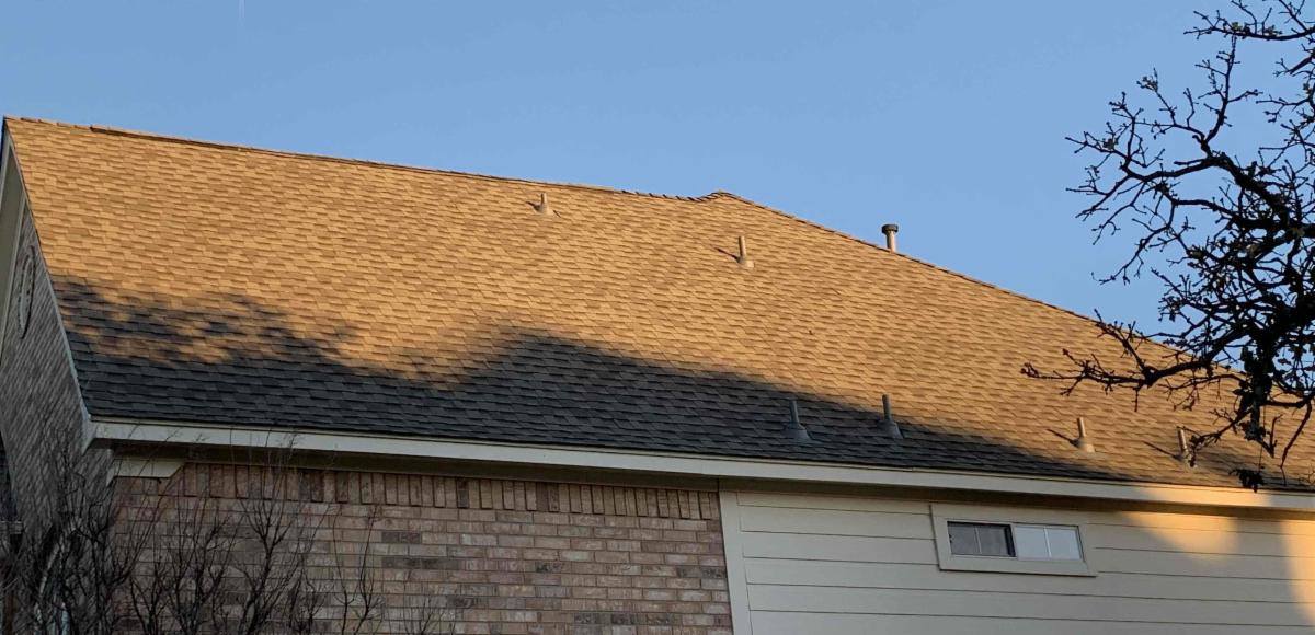 TriVAN Roofing - Installing a quality roof underlayment...
