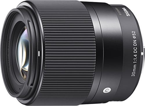 Sigma 30mm f1.4 lens review with Sony A6400