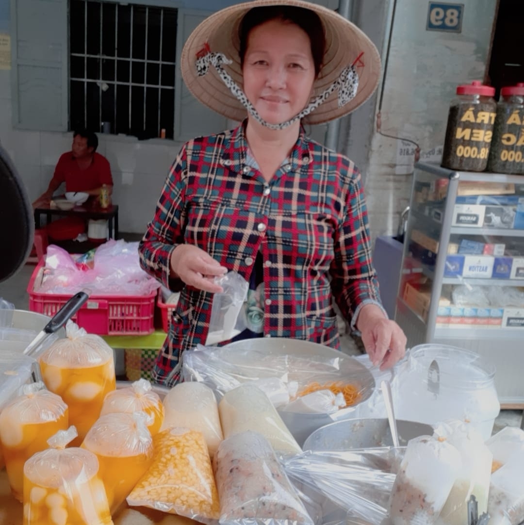 Tiệm chè Cô Nguyệt chợ Long Thành củ | Long Thành