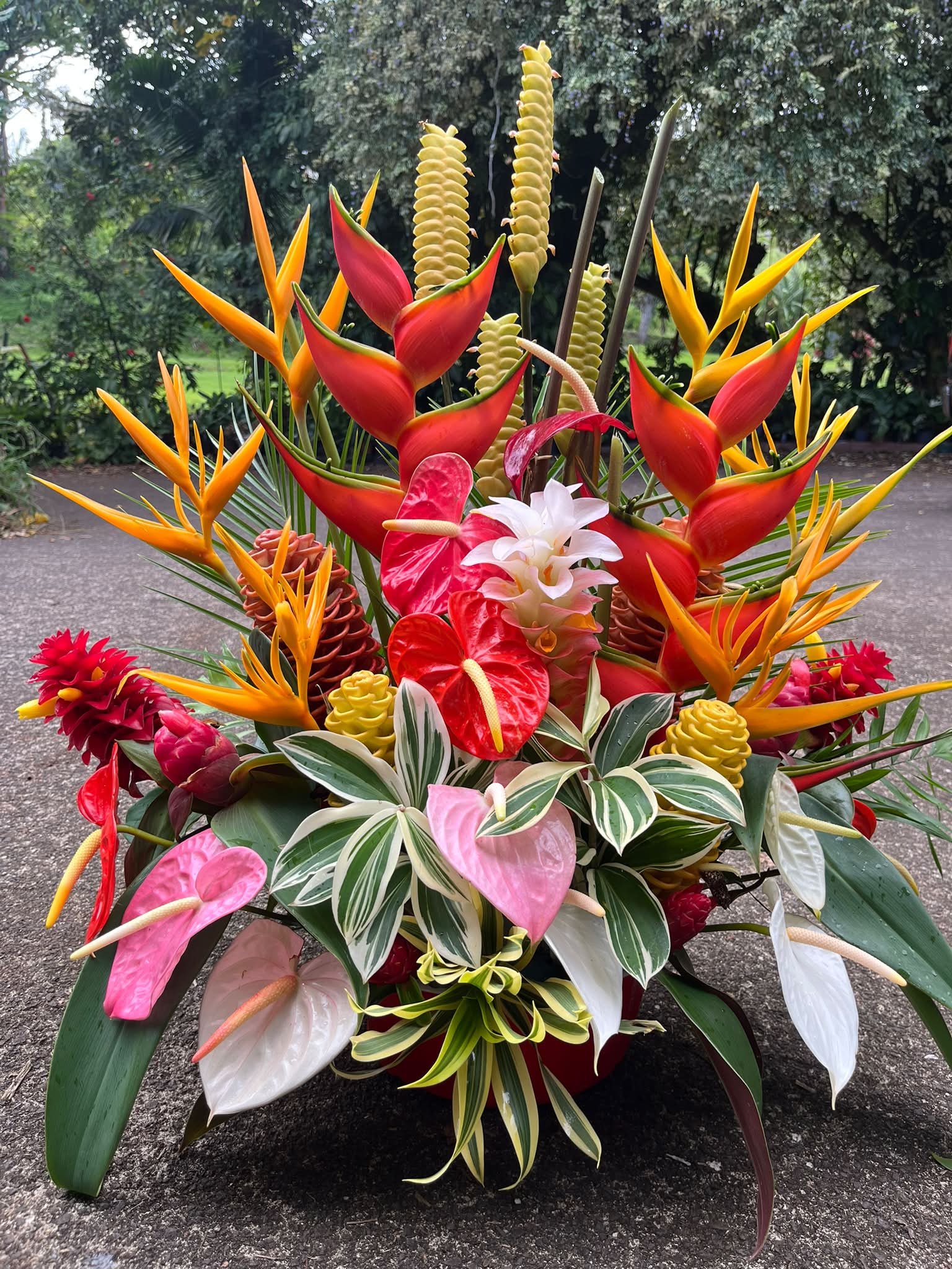 This is a vintage Flora Hawaii wall hanging featuring real