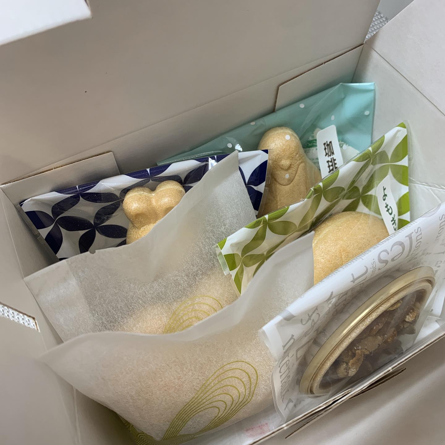 ふがく堂 - 本日は、ふがく堂の洋菓子商品をご紹介します☺️ 【もなか 