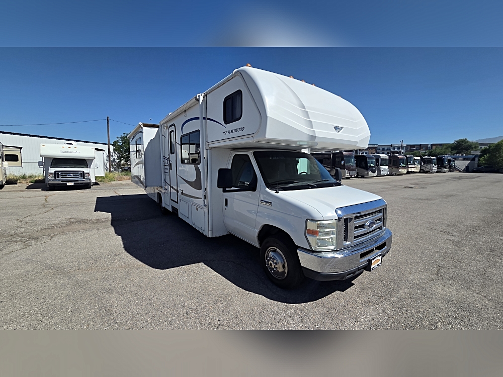 2012 Fleetwood Jamboree Sport $36,900 MILEAGE: 59,380 RIGHT SIDE